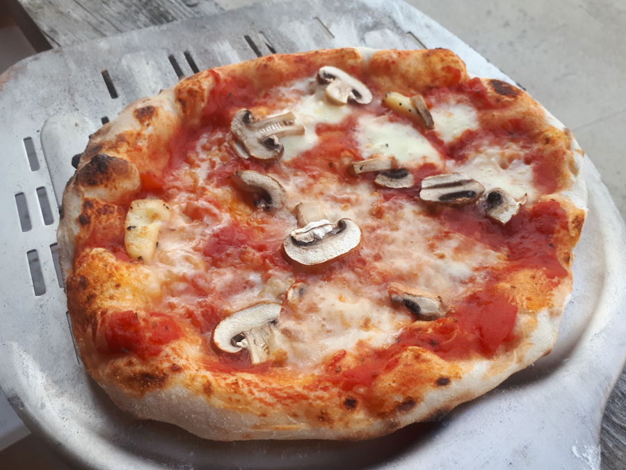 Napolitan style Pizza (pre baked, frozen)